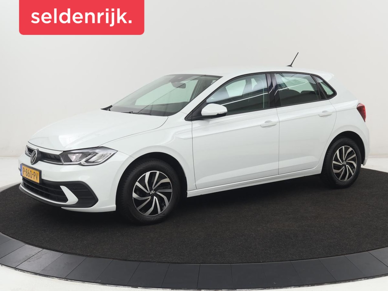 Volkswagen Polo - 1.0 TSI Life | Navigatie | Parkeerhulp | Carplay | Adaptive cruise | Full LED | Airco | Bl - AutoWereld.nl