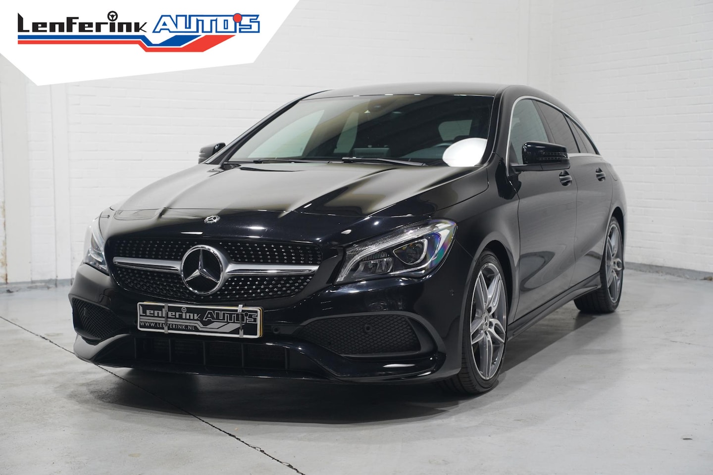 Mercedes-Benz CLA-klasse Shooting Brake - 180 Business Solution AMG Upgrade Edition NAP Navi Apple Carplay Sroelverwarming Navi Lede - AutoWereld.nl