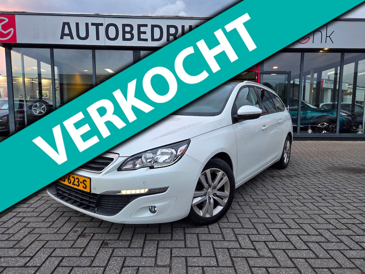Peugeot 308 SW - 1.2 Blue Lease Executive | RIEM is nieuw | Camera - AutoWereld.nl