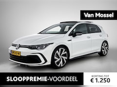 Volkswagen Golf - 1.5 eTSI R-Line Business | Automaat | Panoramadak | Navigatie | Apple Carplay / Android Au