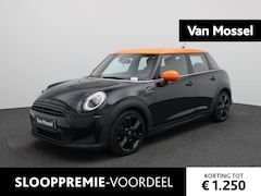 MINI 5-Deurs - 1.5 Cooper Classic Automaat | Apple/Android Play | Camera | Navi | Sport Stuur/Stoelen | L