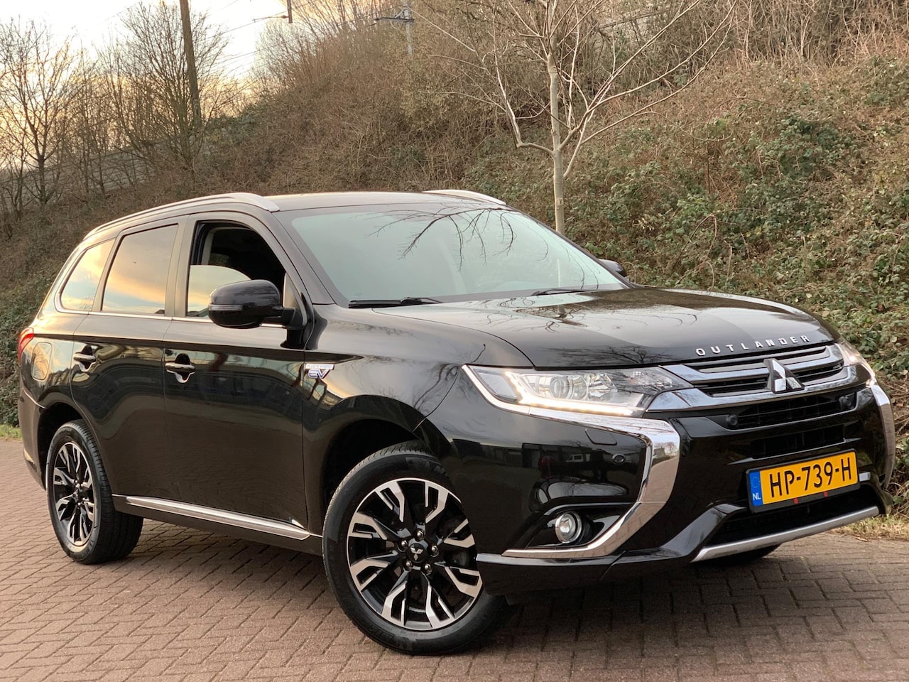 Mitsubishi Outlander - 2.0 PHEV Executive Edition TOPSTAAT! LUXE - AutoWereld.nl
