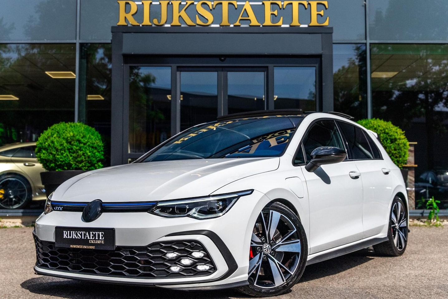 Volkswagen Golf - 1.4 eHybrid GTE|PANO|ACC|CAMERA|STOELVERW. - AutoWereld.nl