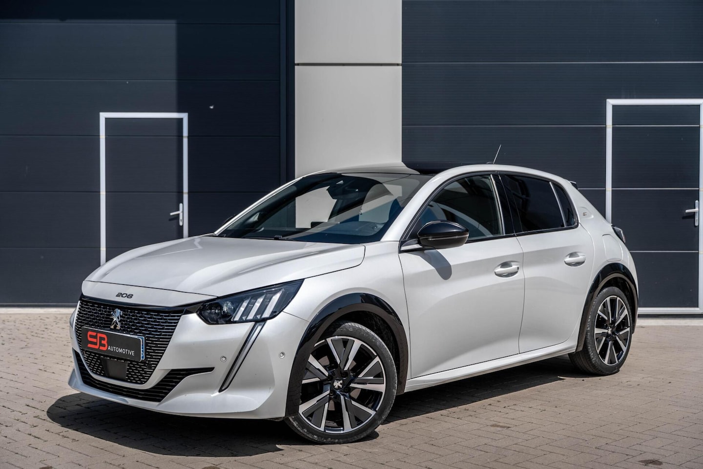 Peugeot 208 - 1.2 PureTech GT Stoelverw|Adaptief|Pano|BOMVOL! - AutoWereld.nl