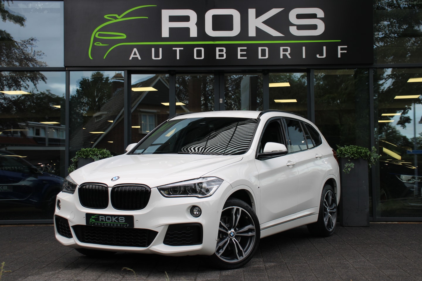 BMW X1 - sDrive18i High Executive M Pakket - AutoWereld.nl