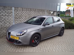 Alfa Romeo Giulietta - 1.4 Turbo Sport 120 PK Alcantara Sportst Navi Clima Cruise 2x PDC DAB LED Kopl LMV 18 ENZ