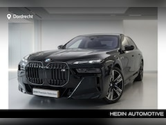 BMW 7-serie - M760e xDrive | Trekhaak | Kristal | Glow | Sky Lounge | Bowers & Wilkins | Gran Lusso Inte