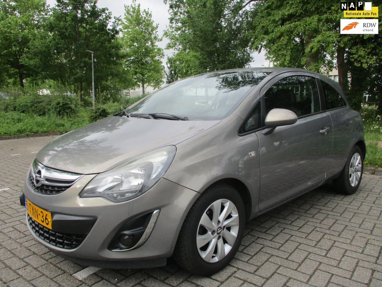 Opel Corsa - 1.4-16V Design Edition AIRCO - AutoWereld.nl