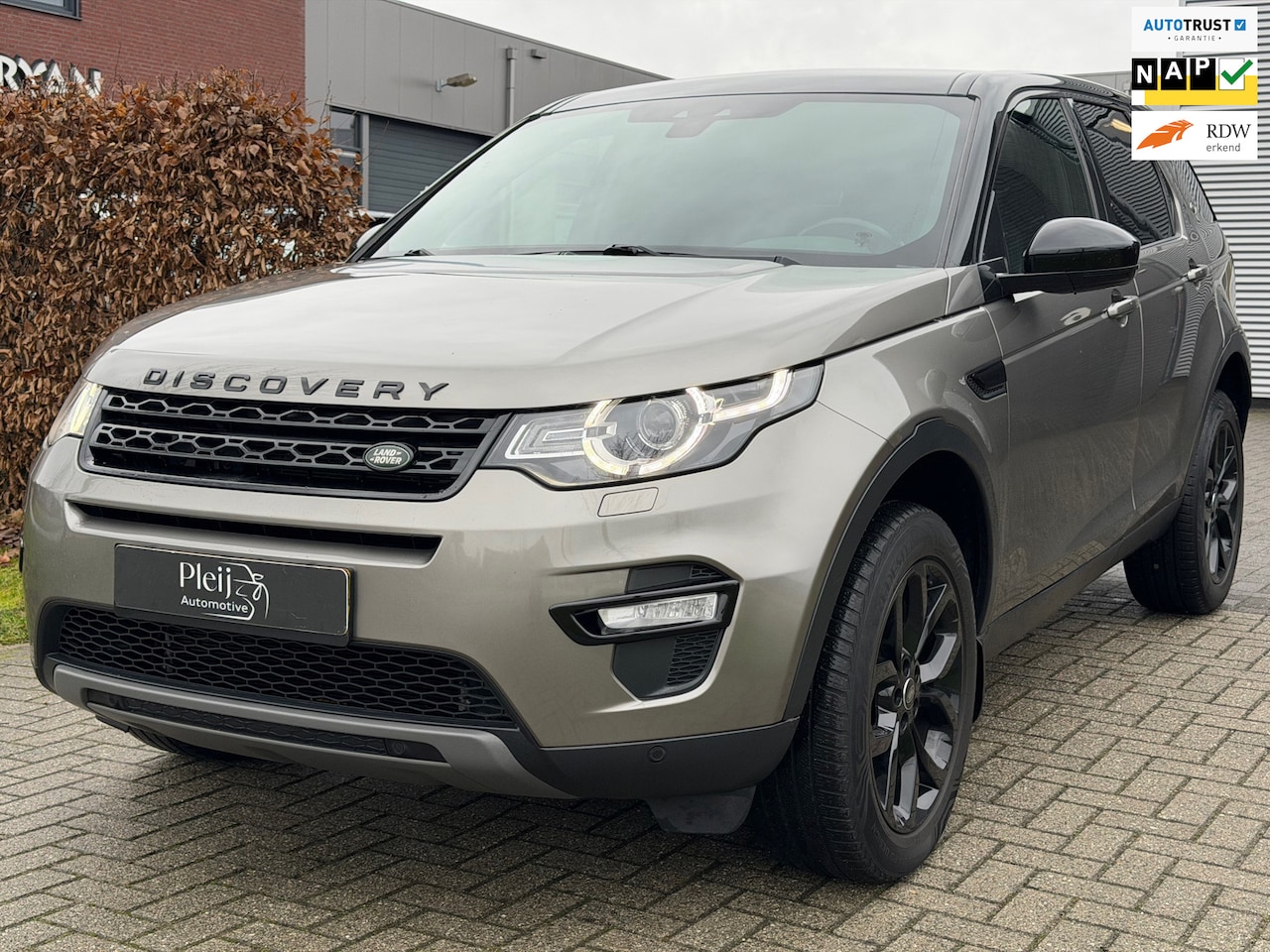 Land Rover Discovery Sport - Grijs Kenteken / Automaat 2.0 TD4 Urban Series SE Dynamic|Pano - AutoWereld.nl
