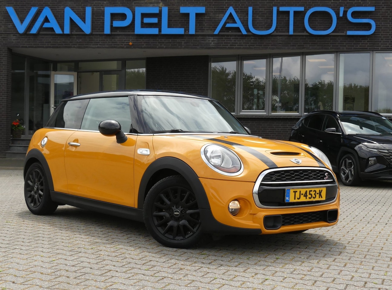 MINI 3-Deurs - 2.0 Cooper S 192PK Automaat Serious Business Sport - AutoWereld.nl