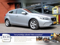 Volvo V40 - 1.6 T3 150 pk Momentum, Navi, Bluetooth, Camera, Trekhaak