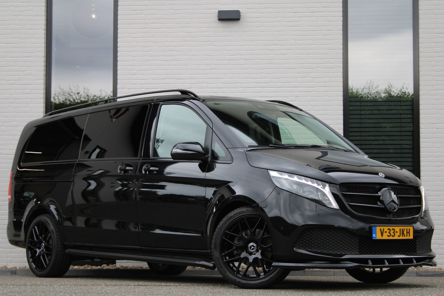 Mercedes-Benz V-klasse - 300d / XXL / DC / Black Edition / 2x Elec Schuifdeur / Camera / Vol Opties / NIEUWSTAAT - AutoWereld.nl