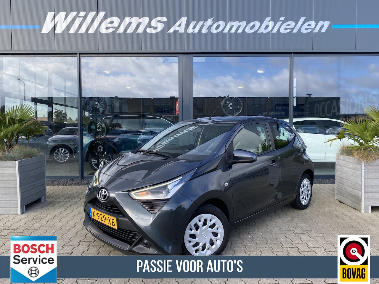 Toyota Aygo - 1.0 VVT-i x-play App Connect ,Airco - AutoWereld.nl