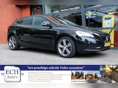Volvo V40 - 2.0 T3 152 pk Nordic+, 17 inch, Standkachel, Stoelverwarming