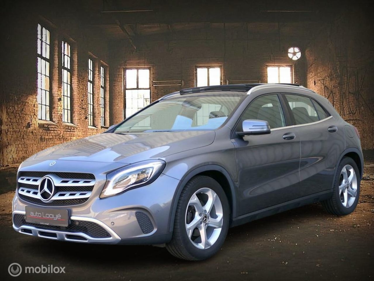 Mercedes-Benz GLA-Klasse - 200 - panodak - LED - 12 mnd gar - 2e set wielen - AutoWereld.nl