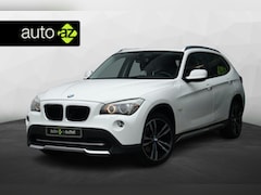 BMW X1 - xDrive20i Business / Pano / Stoelverwarming
