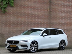 Volvo V60 - 2.0 T4 AUT Polester / DAB+ / Apple Carplay / Trekhaak