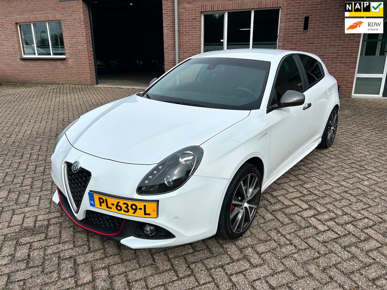 Alfa Romeo Giulietta - 1.4 Turbo MultiAir Super 1.4 Turbo MultiAir Super //Nieuwe APK - AutoWereld.nl