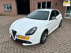 Alfa Romeo Giulietta - 1.4 Turbo MultiAir Super //Nieuwe APK