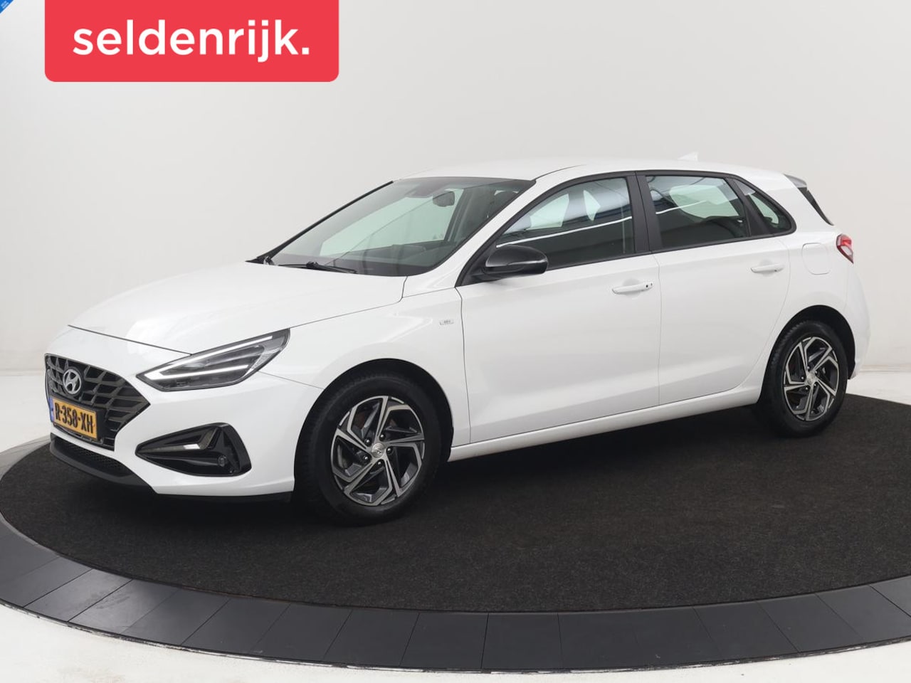 Hyundai i30 - 1.0 T-GDi MHEV Comfort Smart | Carplay | Full LED | Keyless | Camera | Navigatie | DAB | P - AutoWereld.nl