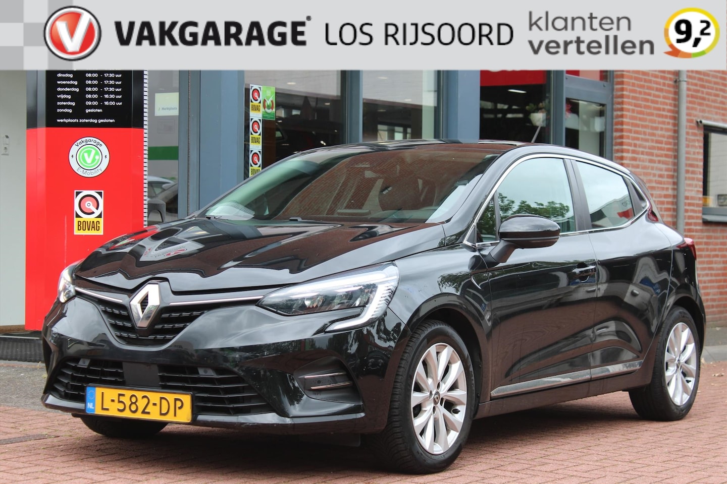 Renault Clio - 1.0 TCe *Intens* | Trekhaak | Carplay | Camera | Cruise & Climate Control | PDC | Navigati - AutoWereld.nl