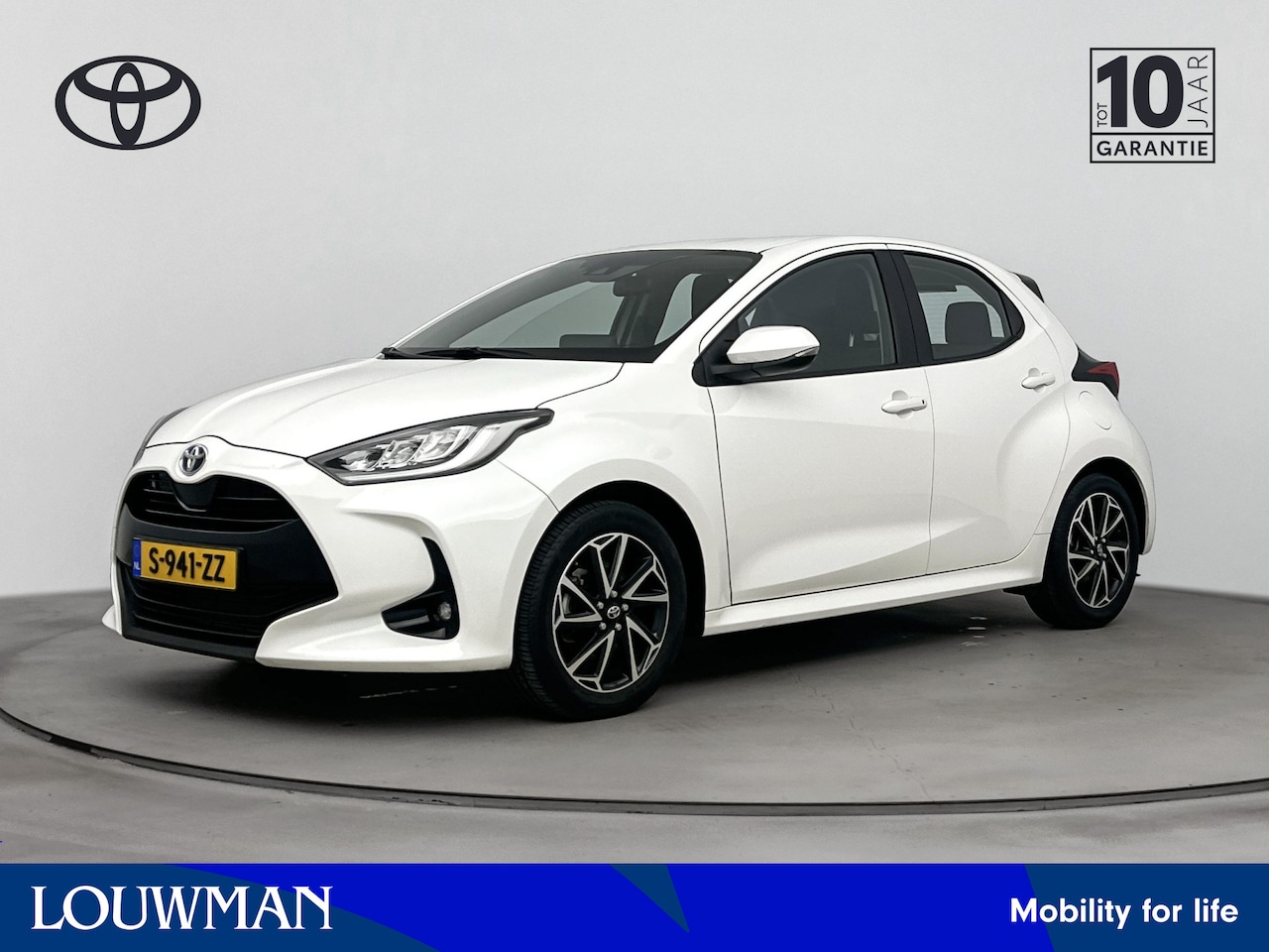 Toyota Yaris - 1.5 Hybrid Dynamic Navi | 16'' Lichtmetalen velgen | Apple Carplay / Android Auto | Parkee - AutoWereld.nl