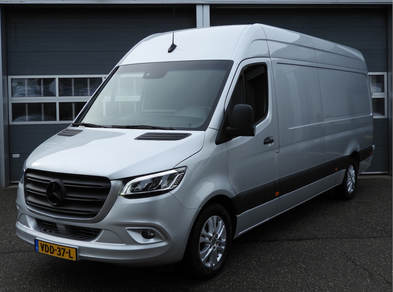 Mercedes-Benz Sprinter - 319 3.0 CDI L3H2 AUT | LED | TREKHAAK | 10.25 MBUX | NAVI | CRUISE - AutoWereld.nl