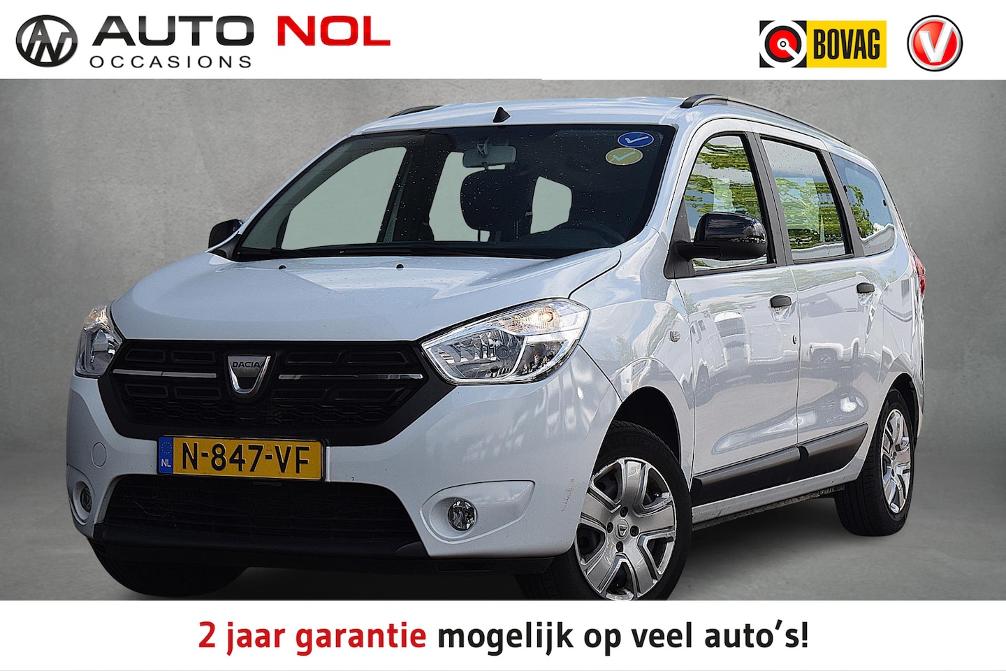 Dacia Lodgy - 1.3 TCe Comfort 7p. | Camera | Trekhaak | AppleCarplay | Cruise - AutoWereld.nl