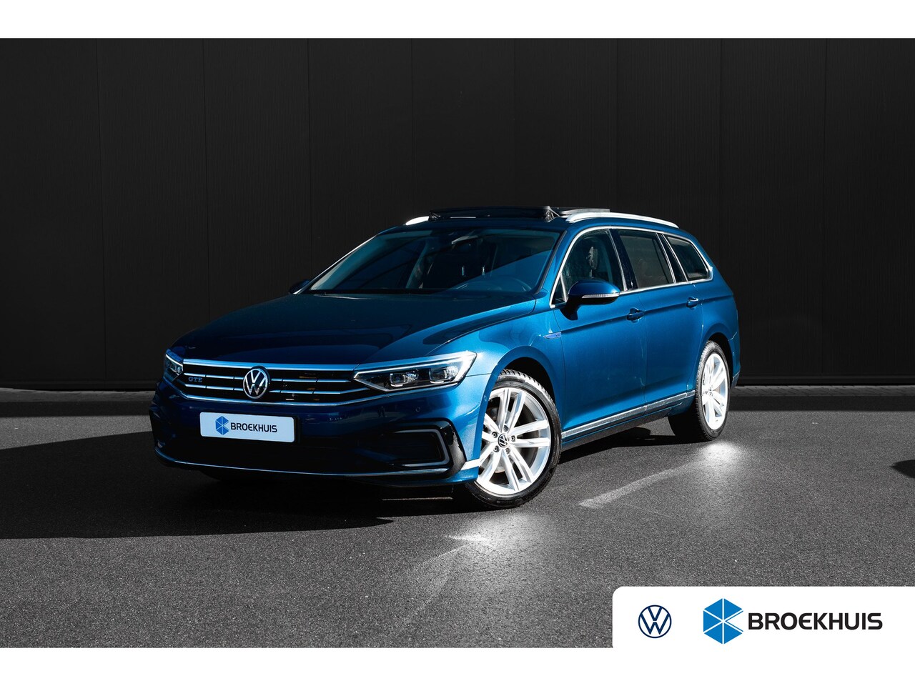 Volkswagen Passat Variant - 1.4 TSI PHEV GTE | Panoramadak | Leder inter. | Trekhaak | Camera | SOH 93% | - AutoWereld.nl
