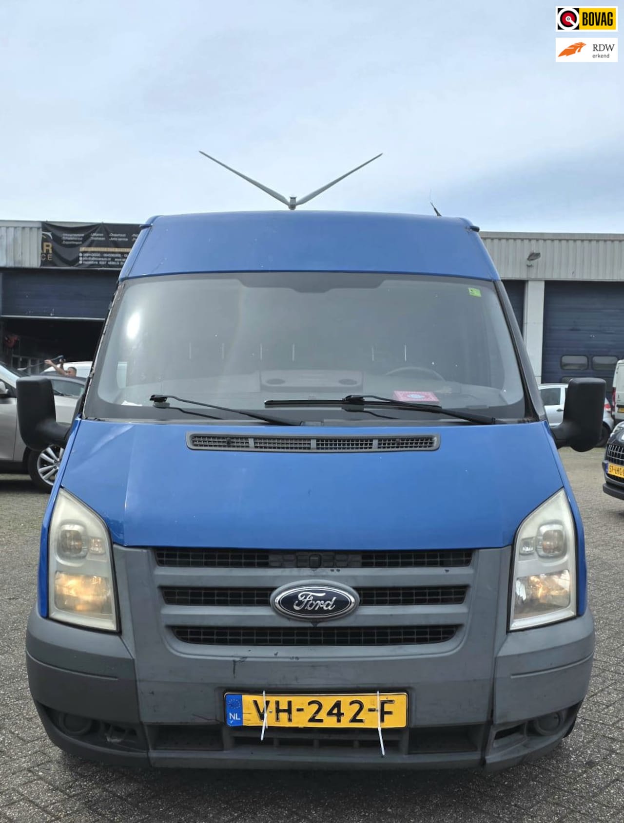 Ford Transit - 300L 2.2 TDCI SHD 300L 2.2 TDCI SHD - AutoWereld.nl