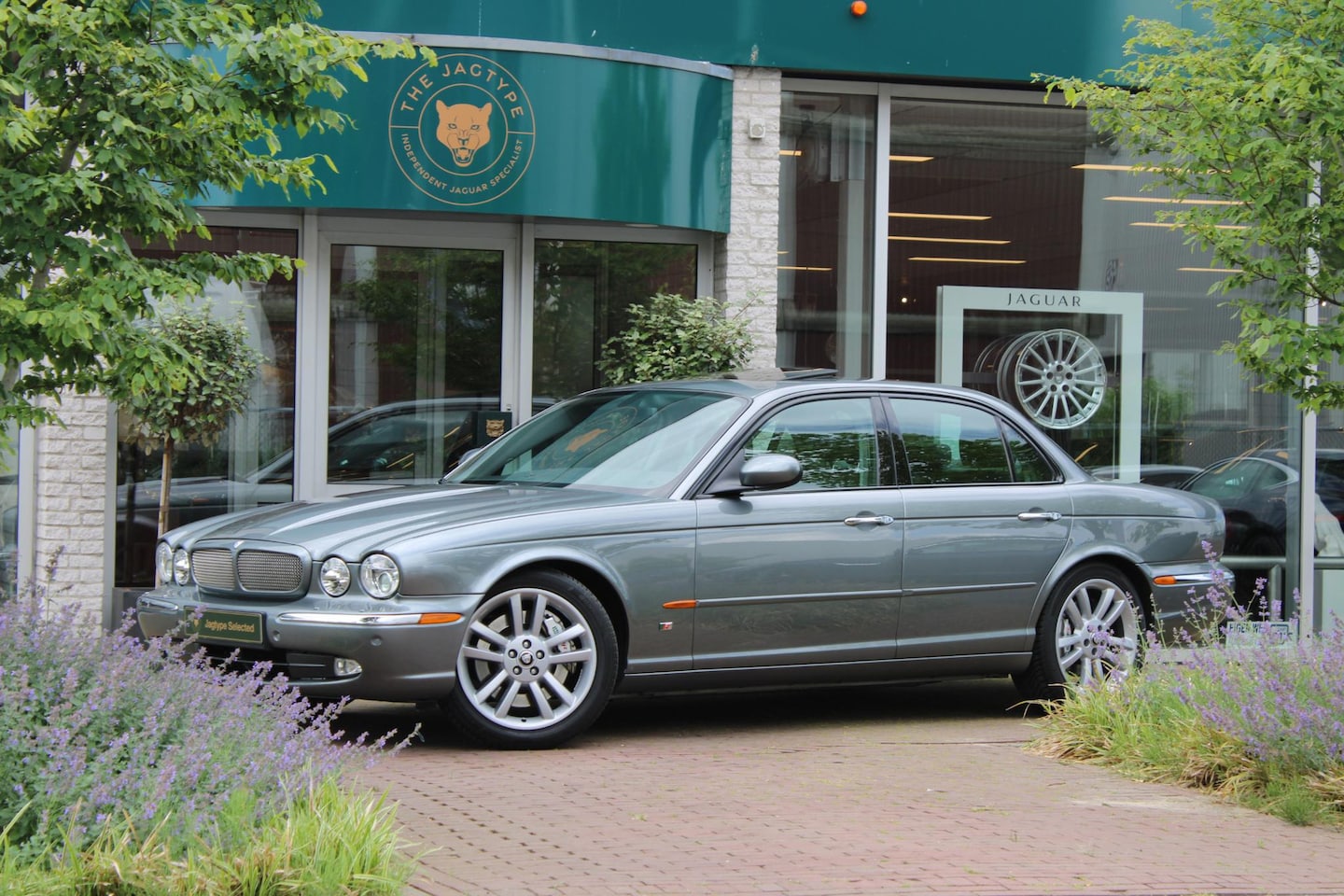 Jaguar XJR - 4.2 V8 S/C 4.2 V8 S/C - AutoWereld.nl