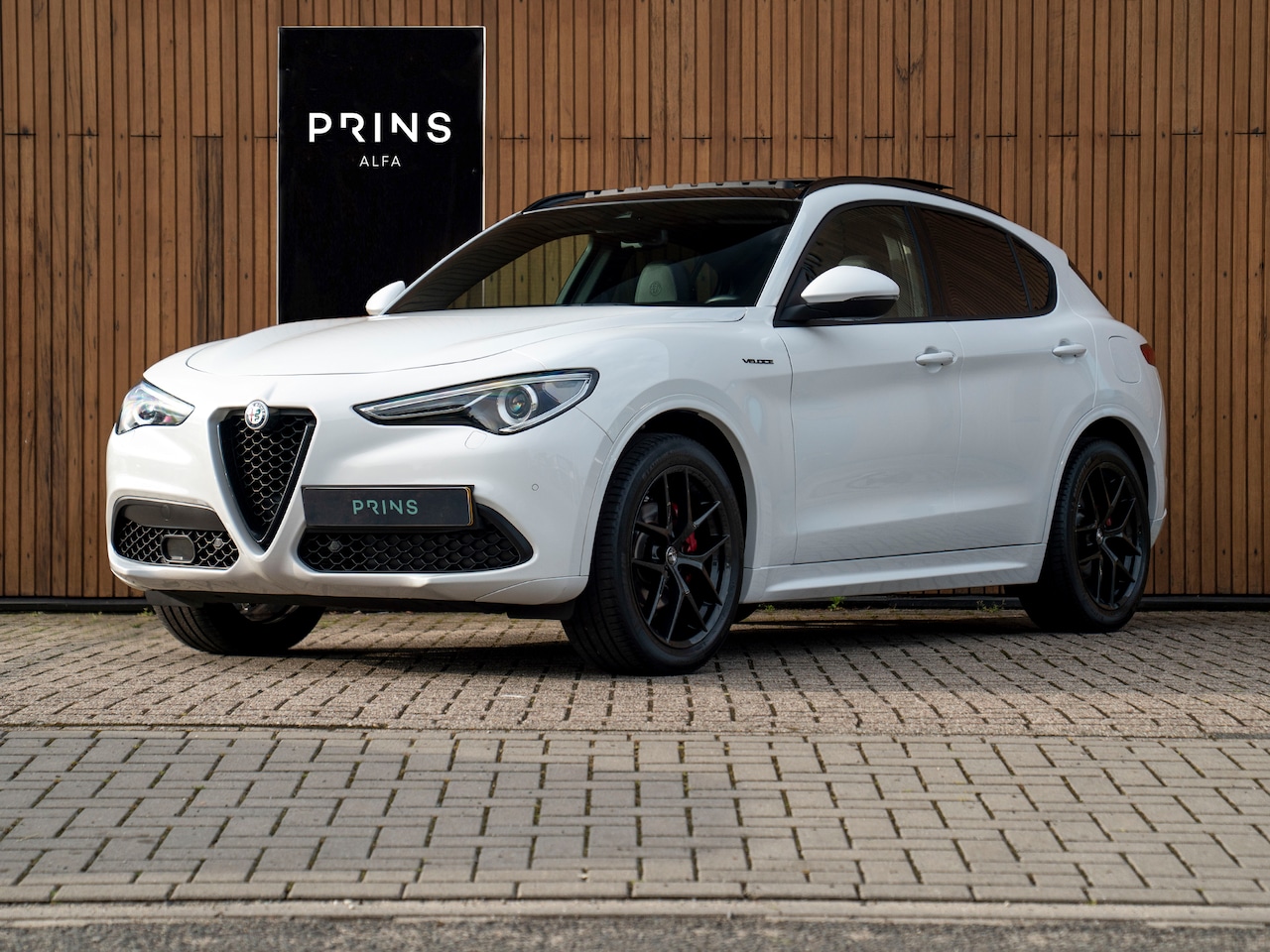 Alfa Romeo Stelvio - 2.0T AWD Veloce 280pk | Pano-dak | Harman/Kardon | Adapt. cruise - AutoWereld.nl