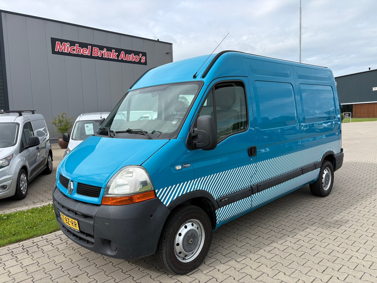 Renault Master - T35 2.5dCi L2H2 Automaat - AutoWereld.nl