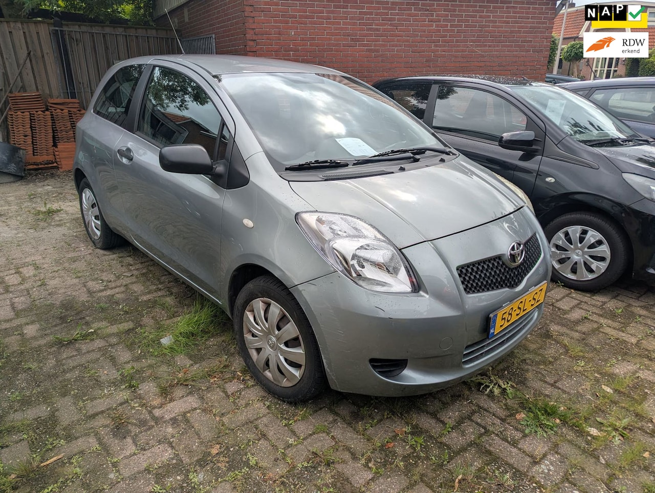 Toyota Yaris - 1.0 VVT-i Terra 1.0 VVTi Terra - AutoWereld.nl