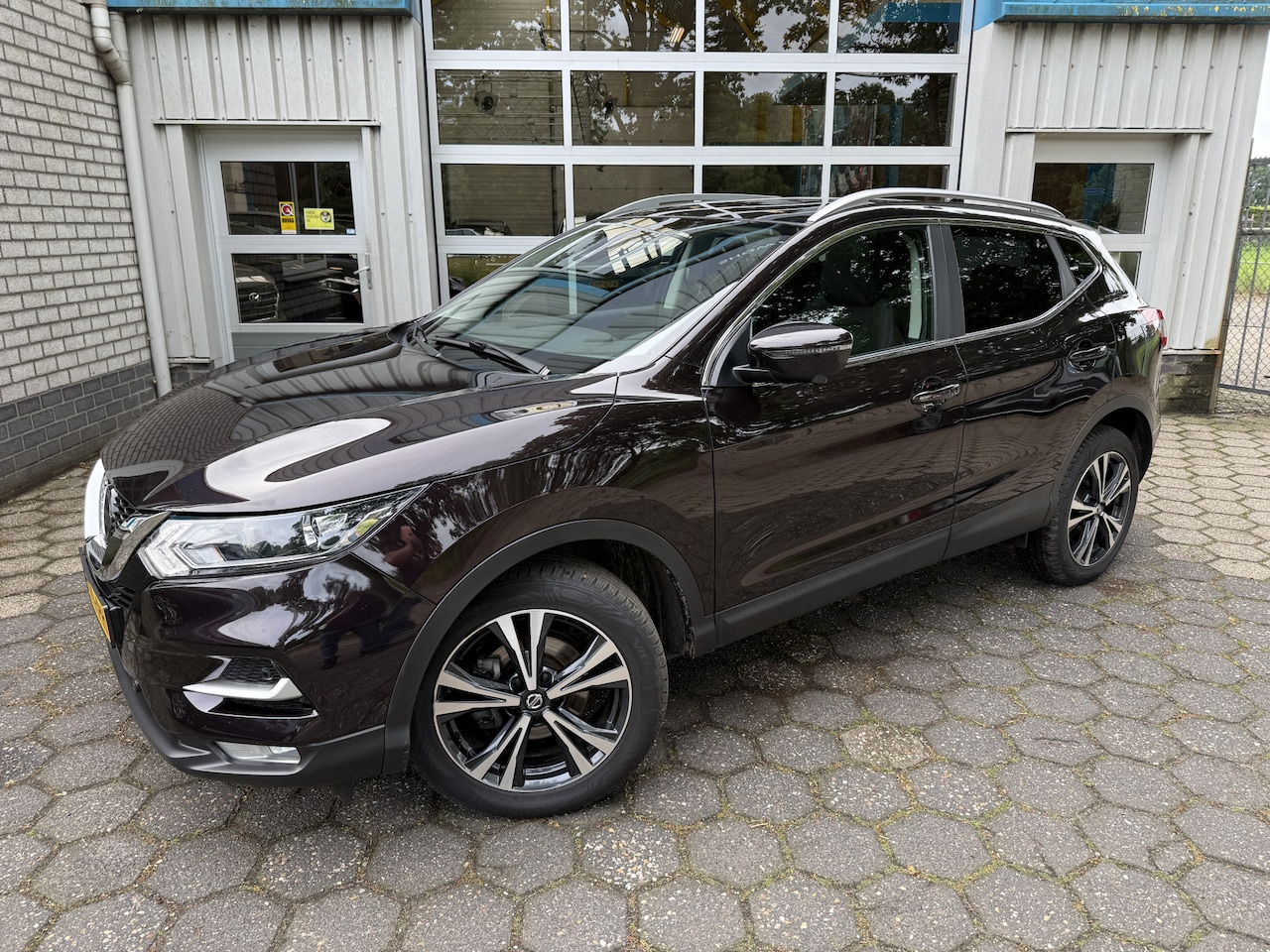 Nissan Qashqai - 1.3 DIG-T Design Edition / Trekhaak/ Panoramadak - AutoWereld.nl