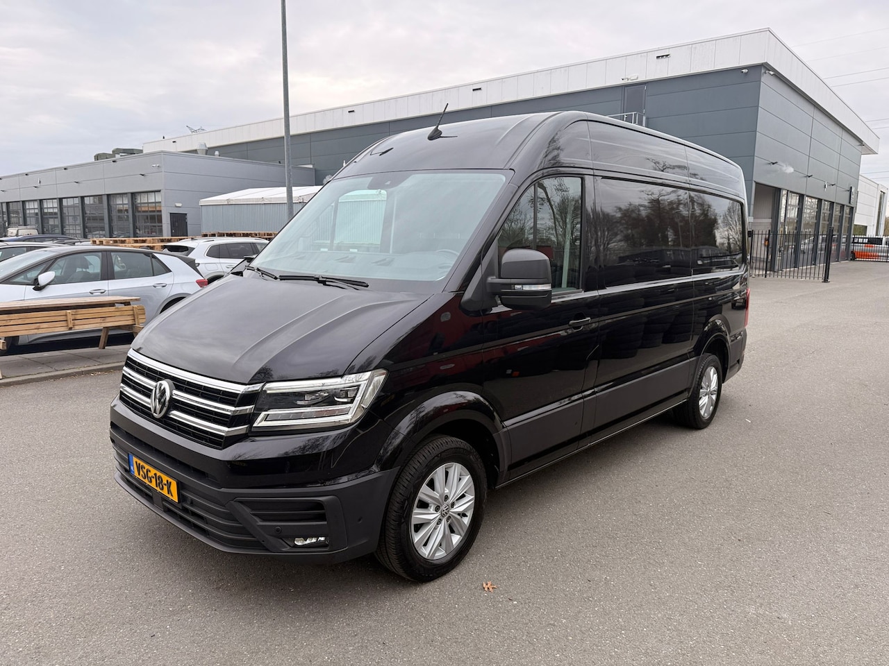 Volkswagen Crafter - L3H3 2.0 TDI 177pk 3.5T Automaat Exclusive-Edition / LED-koplamen / ACC / LM-velgen / Stuu - AutoWereld.nl