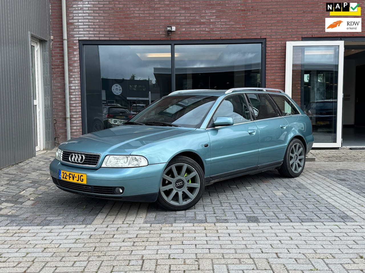 Audi A4 Avant - 1.6 Advance | Nette Auto | S4 Velg | 10-2026 APK | Clima | Trekhaak | - AutoWereld.nl