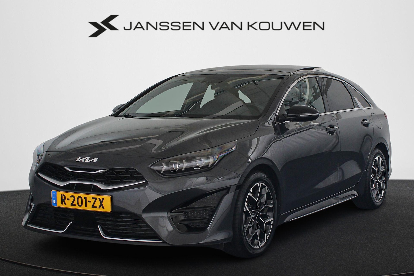 Kia Pro cee'd - 1.0 T-GDi GT-Line Pano Stuur-Stoelverwarming Keyless Camera Carplay - AutoWereld.nl