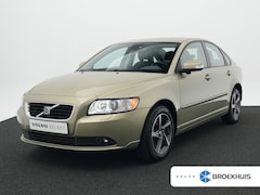 Volvo S40 - 2.5 T5 AWD Summum | Uniek | Dealer onderhouden | Bi-Xenon | BLIS | Schuifdak | Leder | Key