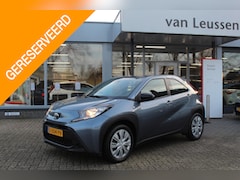 Toyota Aygo X - PLAY NL-AUTO APPLE/ANDROID LED DAGRIJVERLICHTING AD-CRUISE AIRCO PARKEERCAMERA