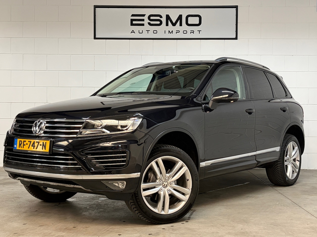 Volkswagen Touareg - 3.0 TDI R-line Luchtvering Trekhaak Camera - AutoWereld.nl