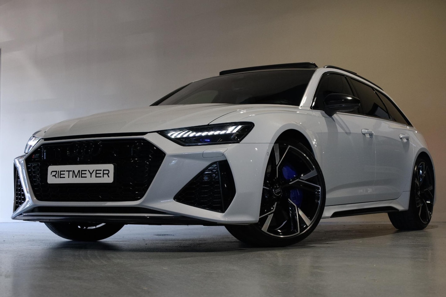 Audi A6 Avant - RS 6 TFSI quattro |Pano |B&O Adv. |Keramische |Stoelvent. |Head-Up |4wielbesturing |Audi e - AutoWereld.nl