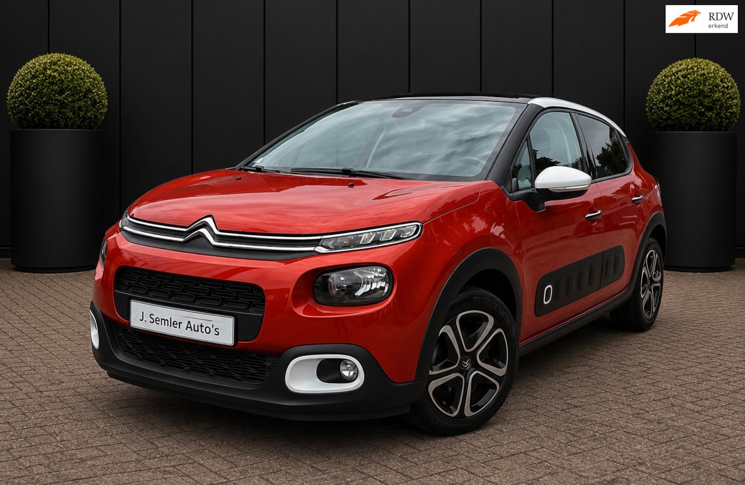 Citroën C3 - 1.2 PureTech S&S Shine AUTOMAAT NAVI PANORAMA DAK - AutoWereld.nl