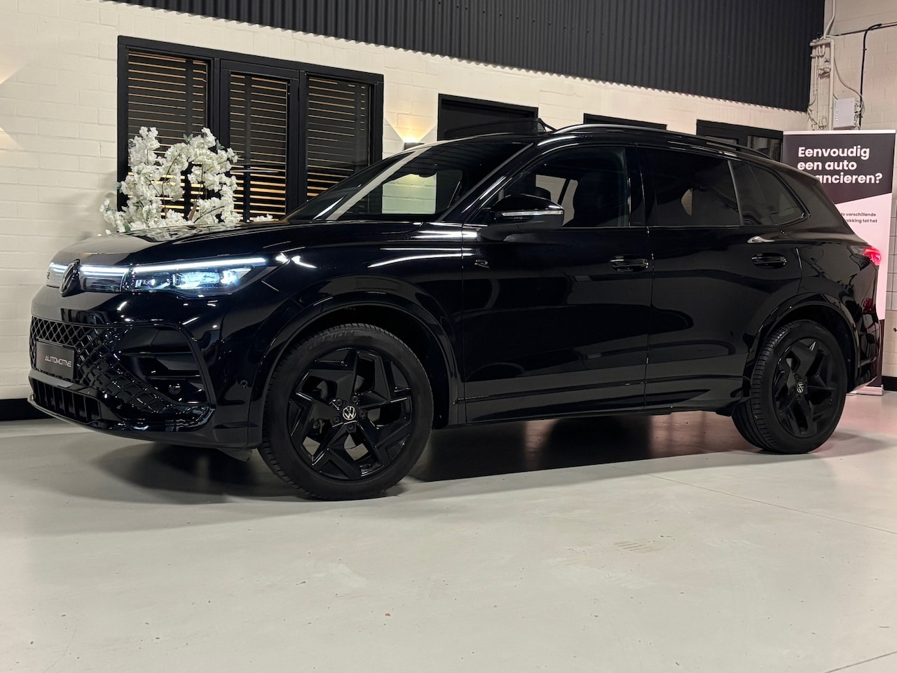 Volkswagen Tiguan - 1.5 eTSI R-Line |Pano|HuD|Massage|Leder|Cam|Stoelverkoeling| - AutoWereld.nl