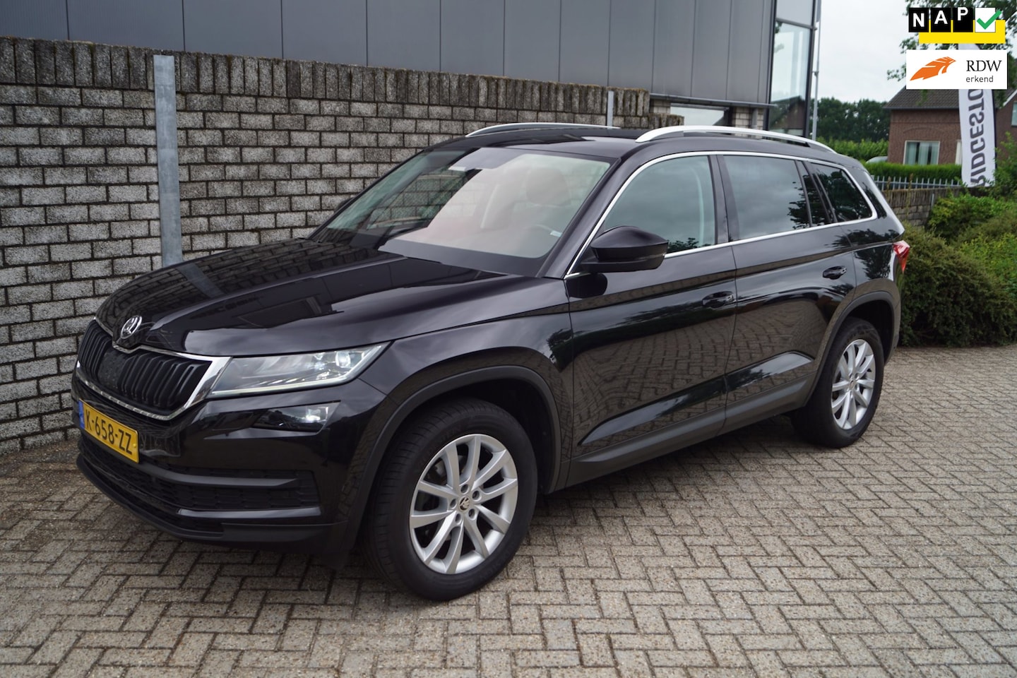 Skoda Kodiaq - 1.5 TSI Business Edition Plus Autom Leder Stoelverw A Bank Verw Stoelventilatie Navi Camer - AutoWereld.nl