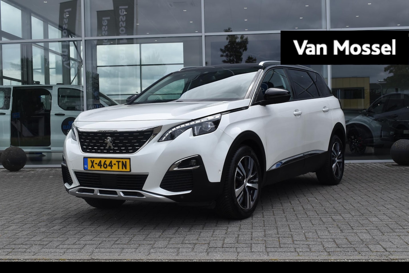 Peugeot 5008 - 1.2 PureTech Allure | Automaat | Panoramadak | Trekhaak | Climate Control | Cruise Control - AutoWereld.nl