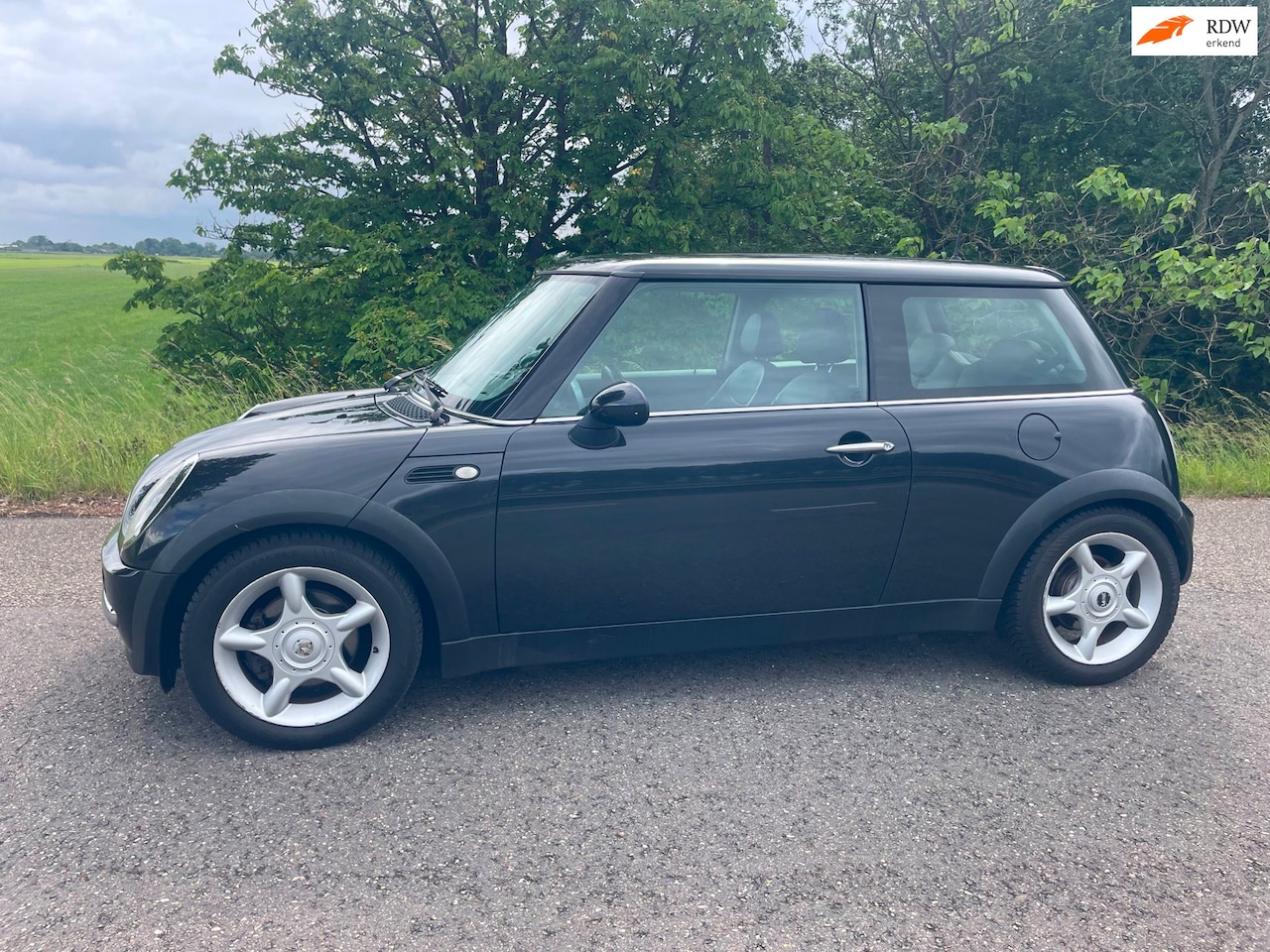 MINI 3-Deurs - 1.6 Cooper Chili Airco Panoramadak. A P K Juni 2027 - AutoWereld.nl
