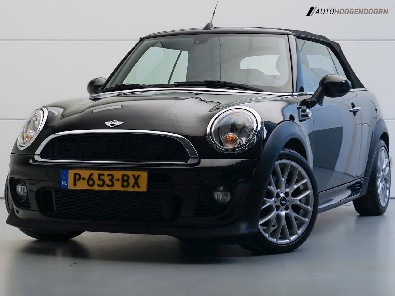 MINI Cabrio - 1.6 Cooper JCW Sport (AIRCO,CRUISE,STOELVERWARMING,LEDER,PARKEERSENSOREN,LM-VELGEN,BLUETOO - AutoWereld.nl