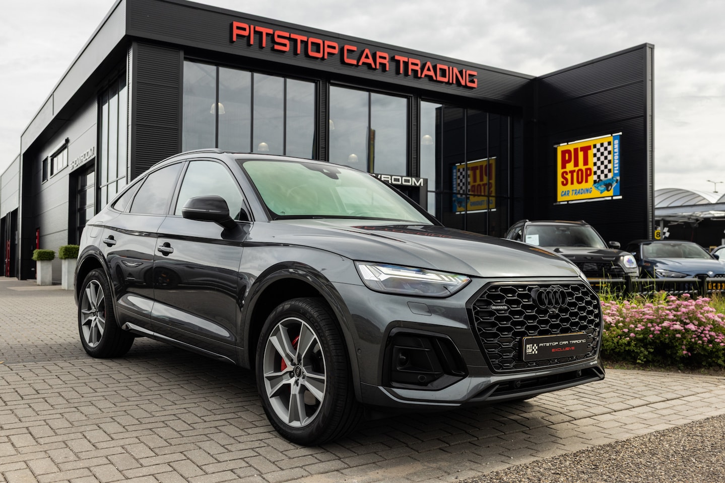 Audi Q5 Sportback - 55 TFSI e S-line Competition, RS-zetels, Trekhaak, Pano, Matrix, B&O! - AutoWereld.nl