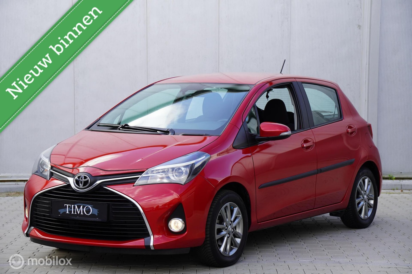 Toyota Yaris - 1.3 VVT-i Trend handgeschakeld 6 versnellingen - AutoWereld.nl